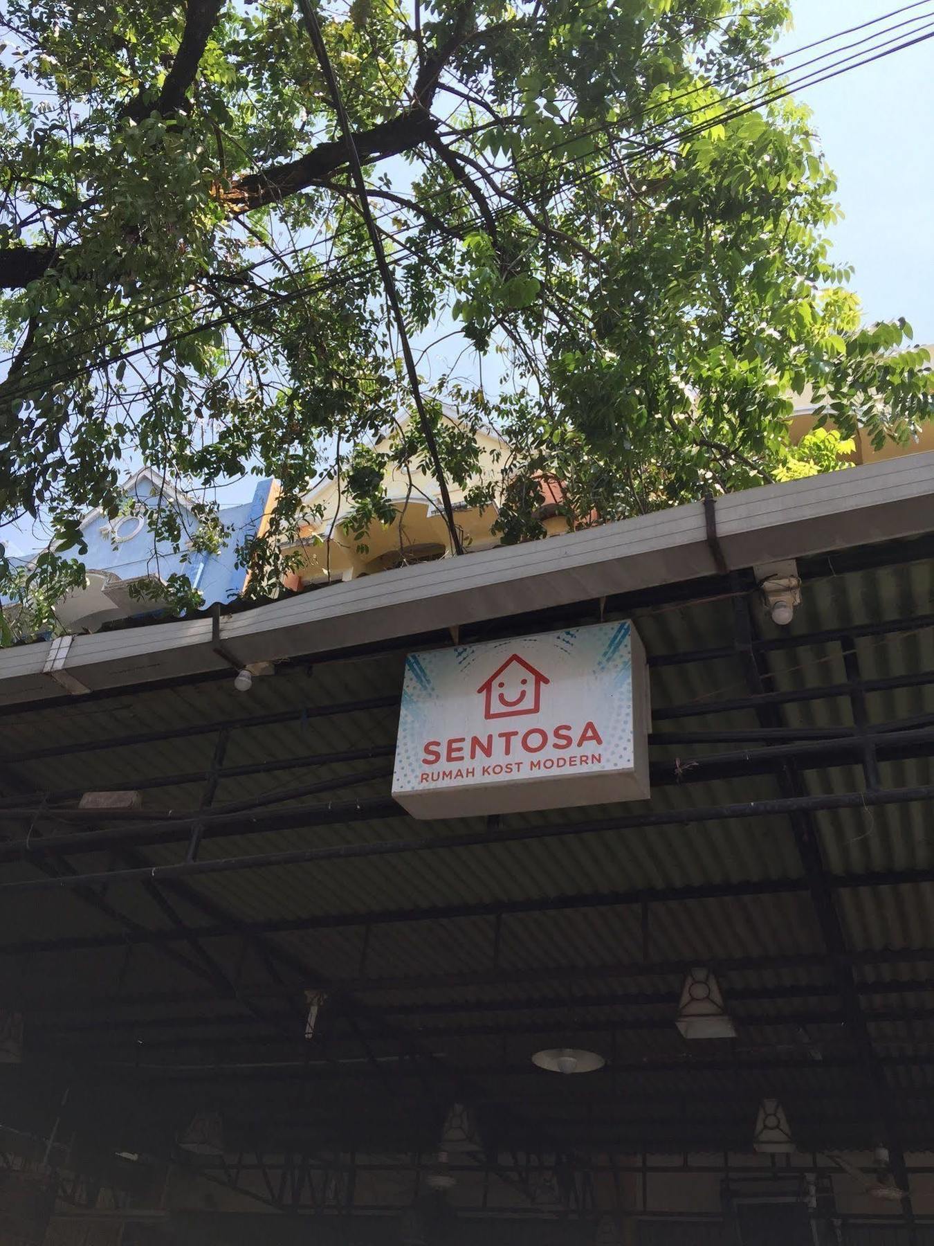 Wisma Sentosa Makassar Exterior photo